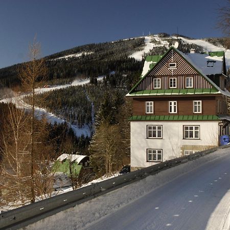 Astoria Inn Špindlerŭv Mlýn Dış mekan fotoğraf