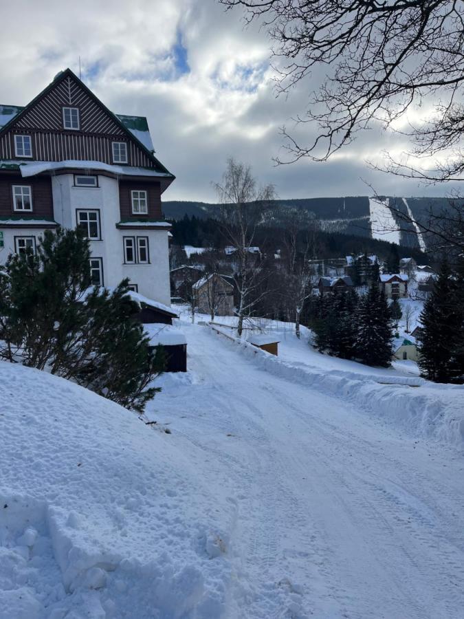 Astoria Inn Špindlerŭv Mlýn Dış mekan fotoğraf