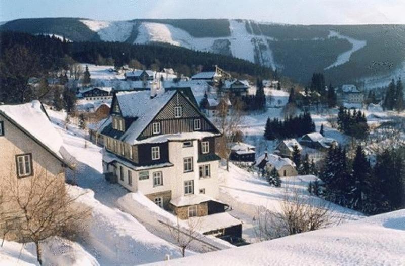 Astoria Inn Špindlerŭv Mlýn Dış mekan fotoğraf