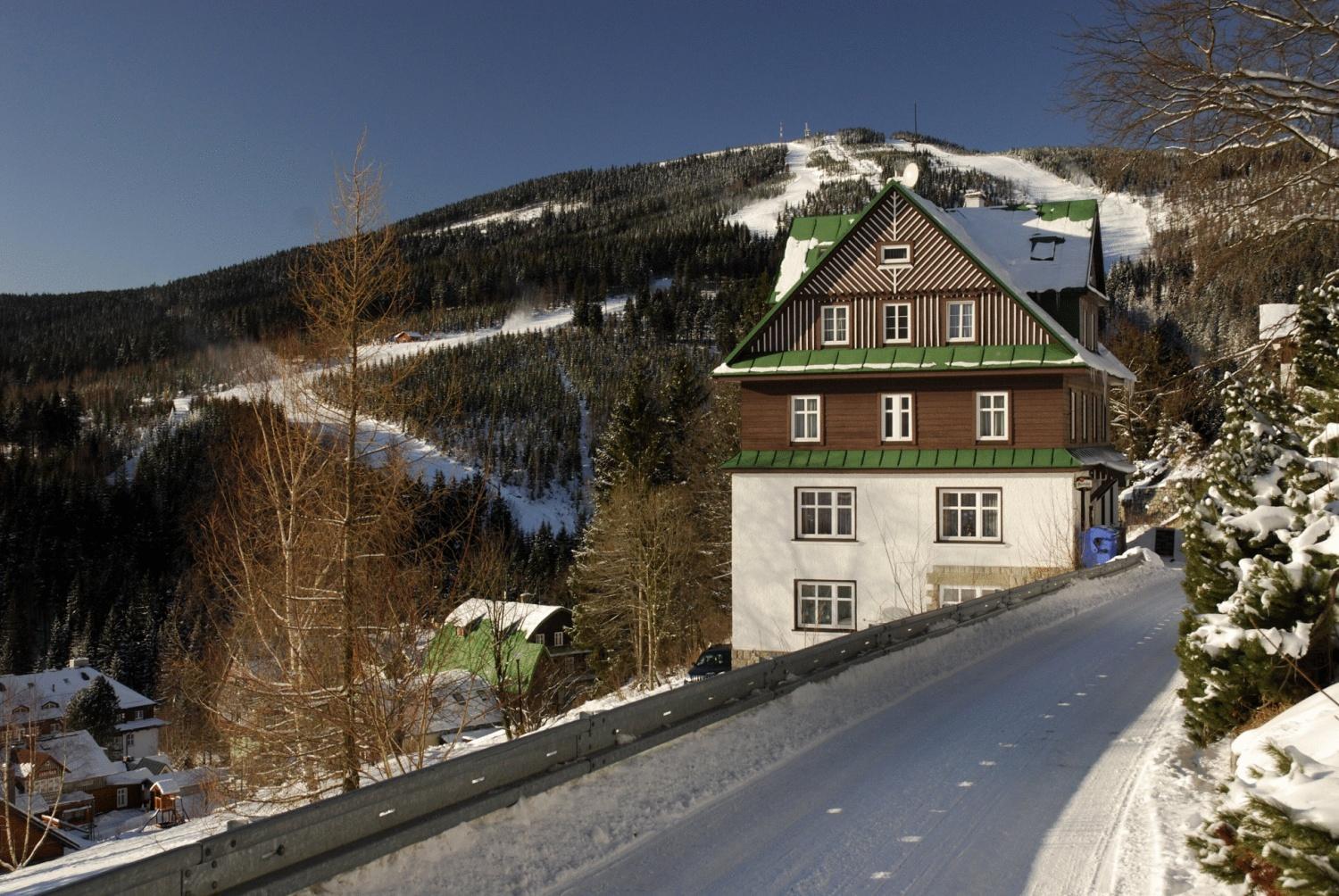 Astoria Inn Špindlerŭv Mlýn Dış mekan fotoğraf